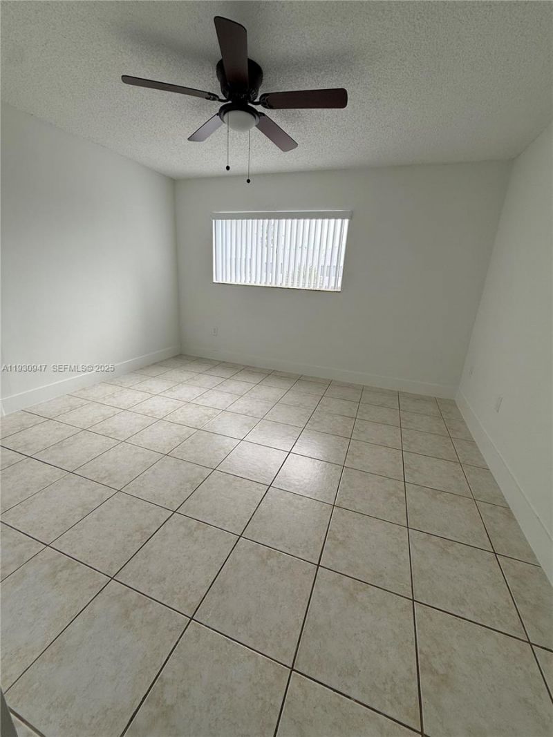 2760 W 76th St, Unit 203, Hialeah, FL 33016 Photo