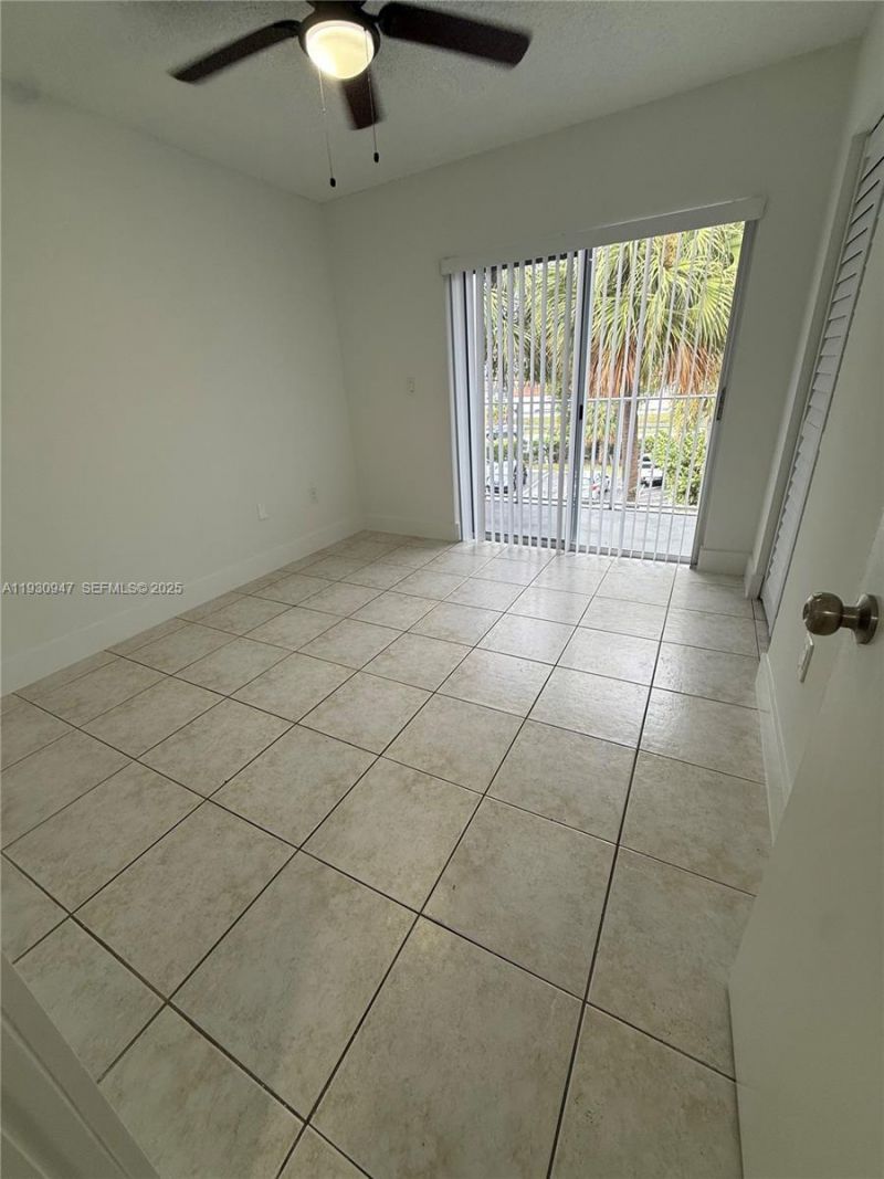 2760 W 76th St, Unit 203, Hialeah, FL 33016 Photo