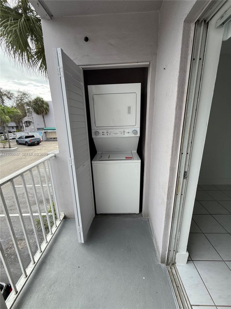 2760 W 76th St, Unit 203, Hialeah, FL 33016 Photo