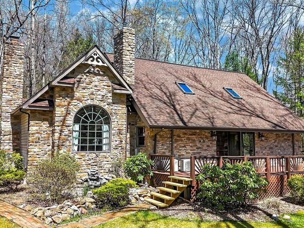 29 GREAT OAKS DRIVE, NESQUEHONING, PA 18240