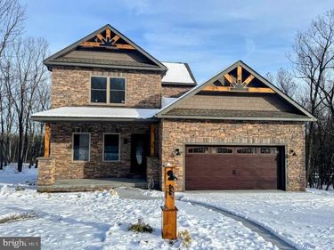 107 S HONEYSUCKLE DRIVE, HAZLE TOWNSHIP, PA 18202