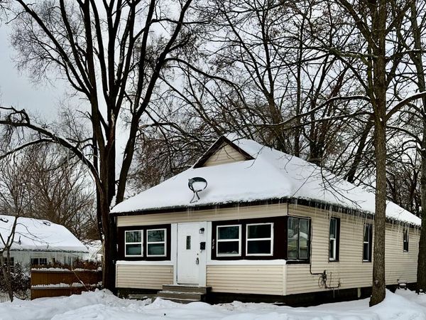 828 W Larch Avenue, Muskegon, MI 49441