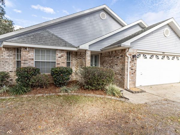 2865 Winners Circle Drive, Navarre, FL 32566