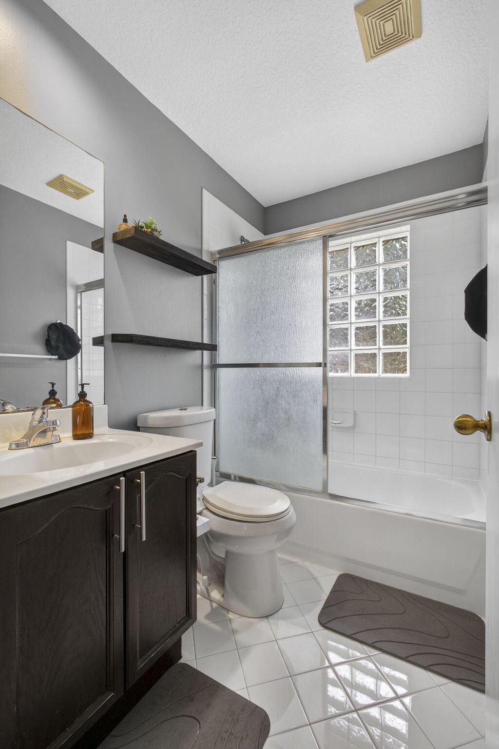 4159 Lake Tahoe Circle, West Palm Beach, FL 33409 Photo