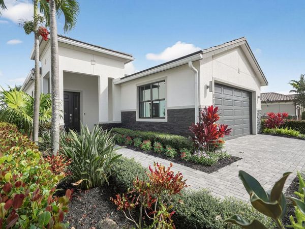 473 SE Fascino Circle, Port Saint Lucie, FL 34984