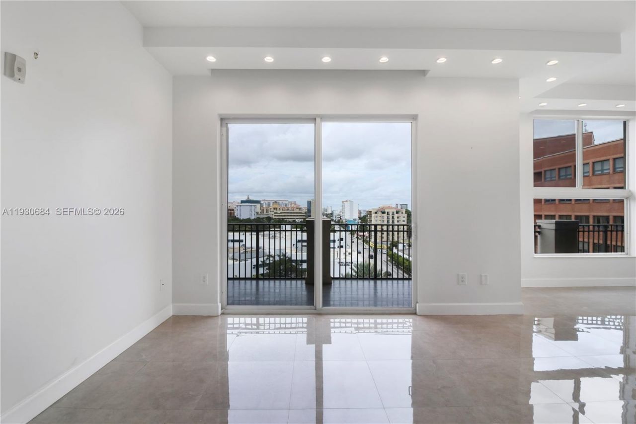 2650 SW 37th Ave, Unit 901, Miami, FL 33133 Photo