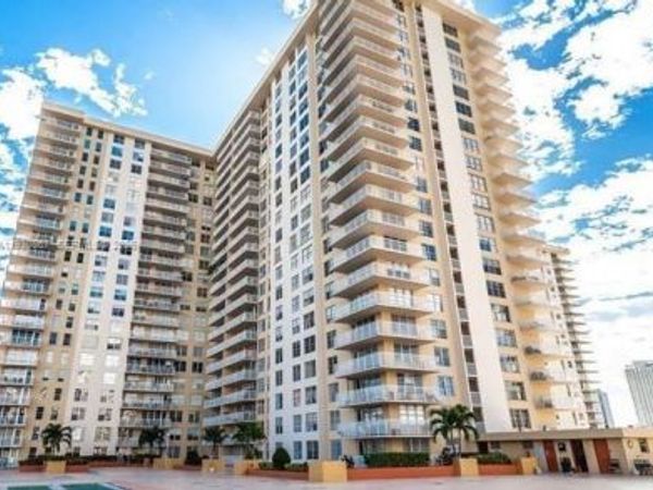 231 174th St, Unit LO-5, Sunny Isles Beach, FL 33160