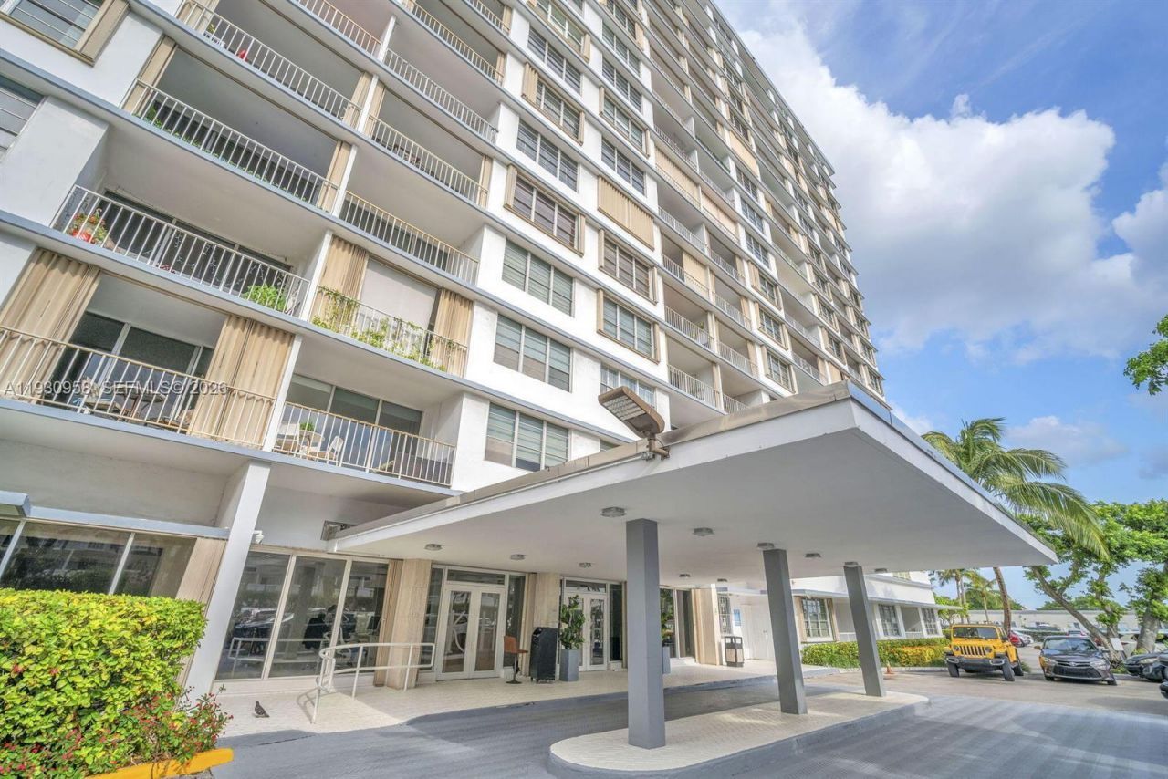 1865 79th St Cswy, Unit 11F, North Bay Village, FL 33141 Photo