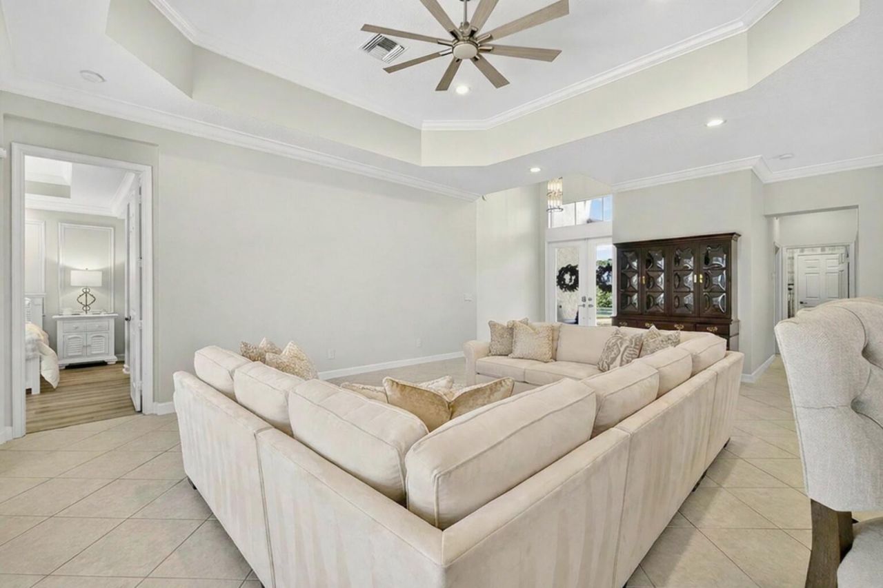 7613 Greenbrier Circle, Port Saint Lucie, FL 34986 Photo