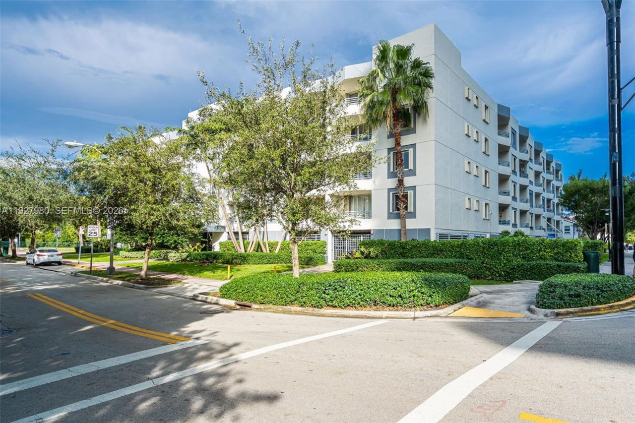 1401 Bay Rd, Unit 405, Miami Beach, FL 33139 Photo