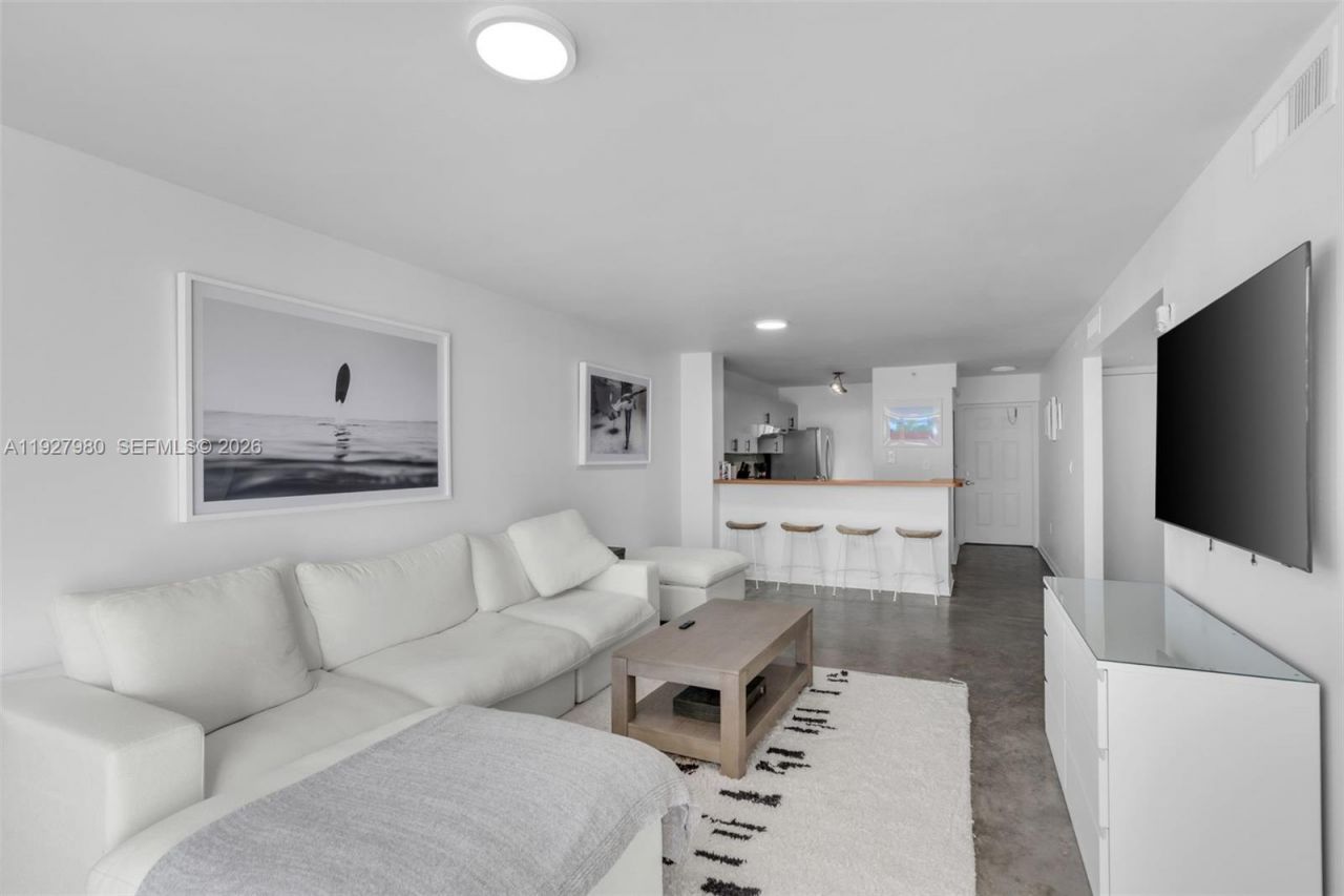 1401 Bay Rd, Unit 405, Miami Beach, FL 33139 Photo