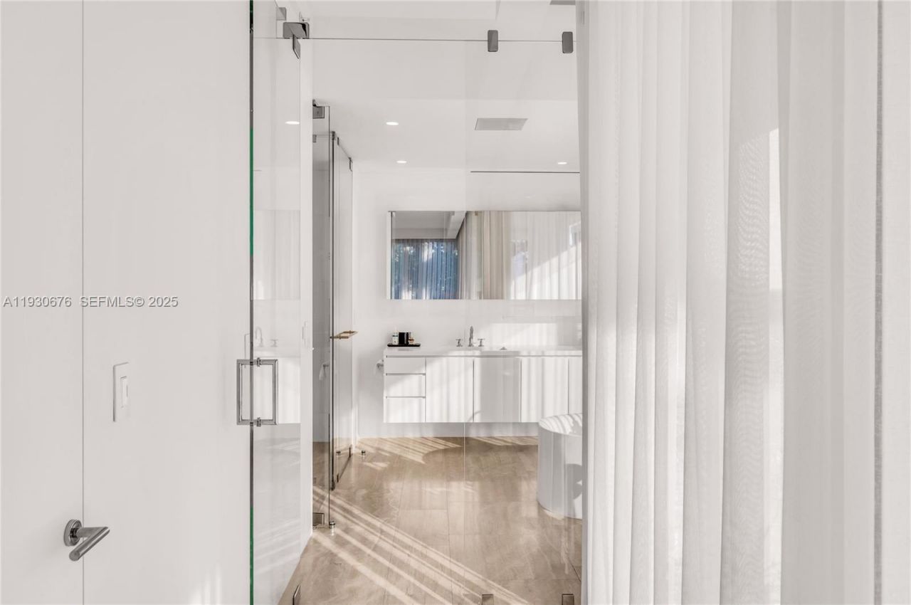 9001 Collins Ave, Unit S-402, Surfside, FL 33154 Photo