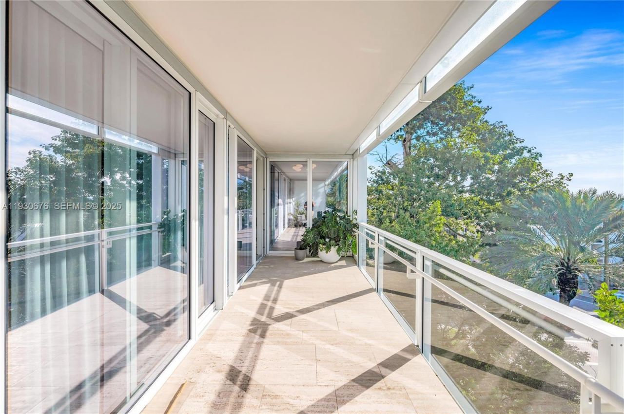 9001 Collins Ave, Unit S-402, Surfside, FL 33154 Photo