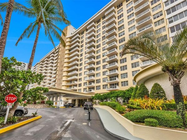 5600 Collins Ave , Unit 17W, Miami Beach, FL 33140