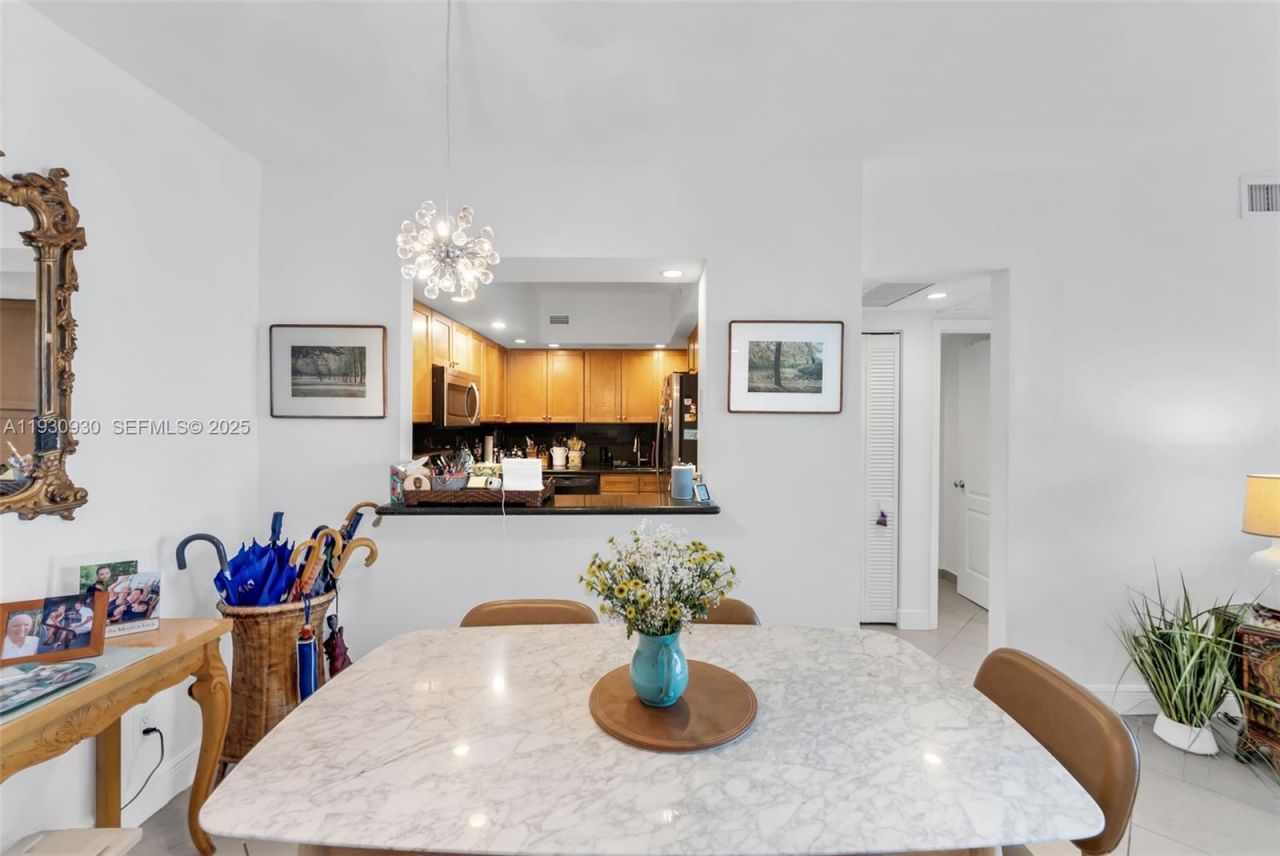 5600 Collins Ave , Unit 17W, Miami Beach, FL 33140 Photo