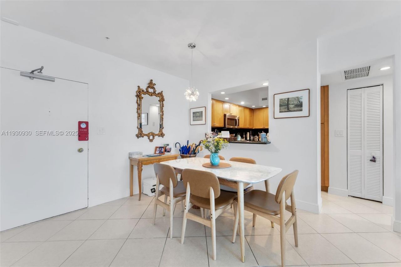 5600 Collins Ave , Unit 17W, Miami Beach, FL 33140 Photo