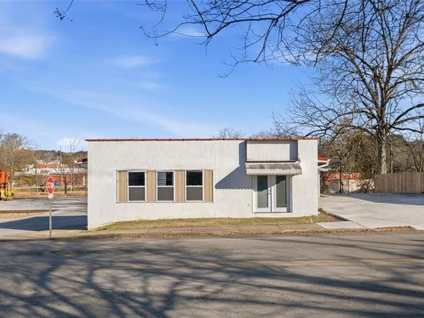 201 S Chattanooga Street , La Fayette, GA 30728