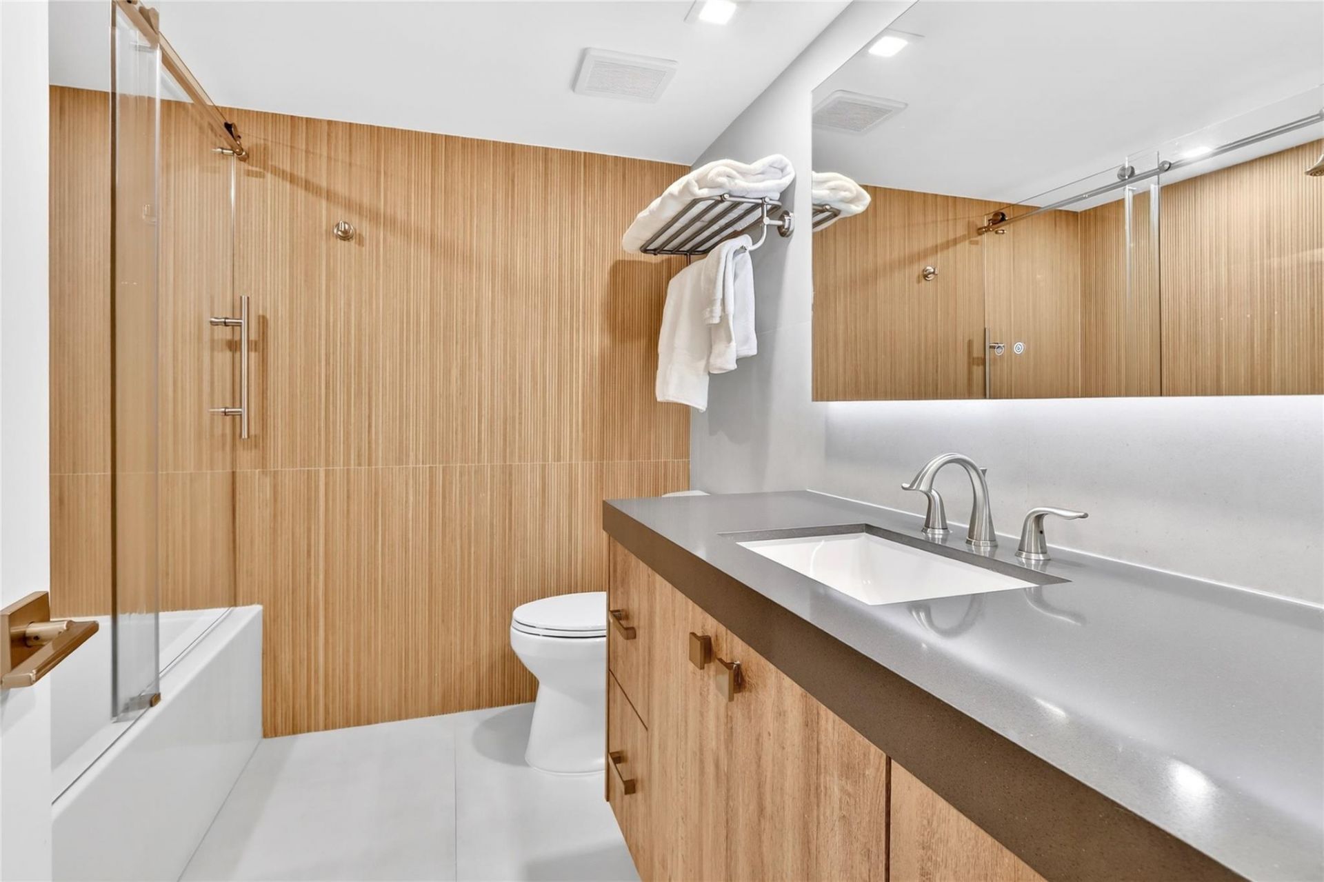 1710 S Ocean Lane, Unit 203, Fort Lauderdale, FL 33316 Photo