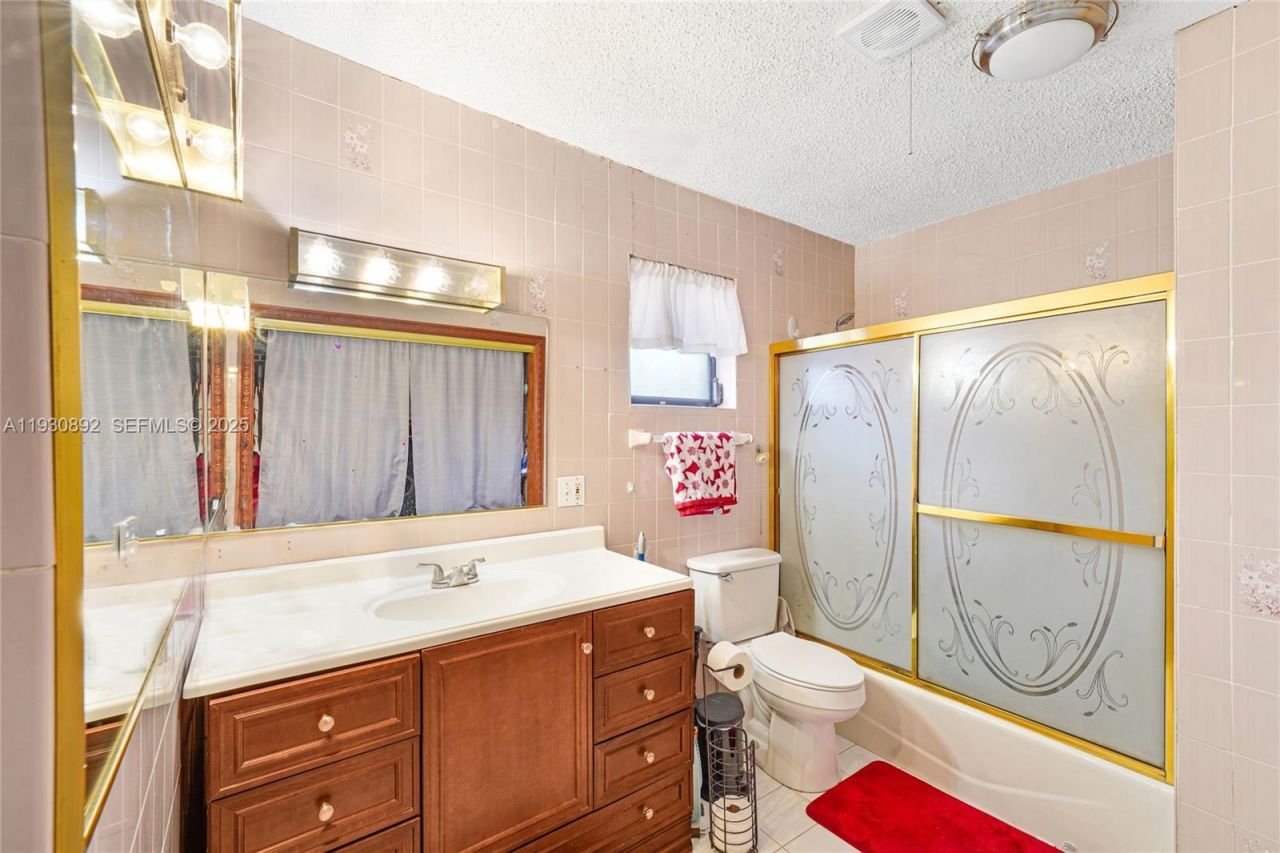 618 W 32nd St, Hialeah, FL 33012 Photo