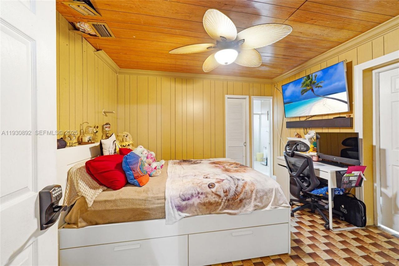 618 W 32nd St, Hialeah, FL 33012 Photo