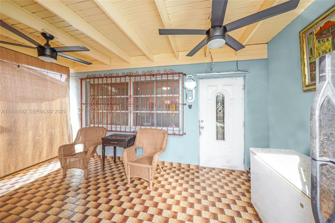 618 W 32nd St, Hialeah, FL 33012 Photo