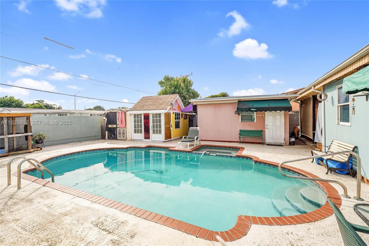 618 W 32nd St, Hialeah, FL 33012 Photo