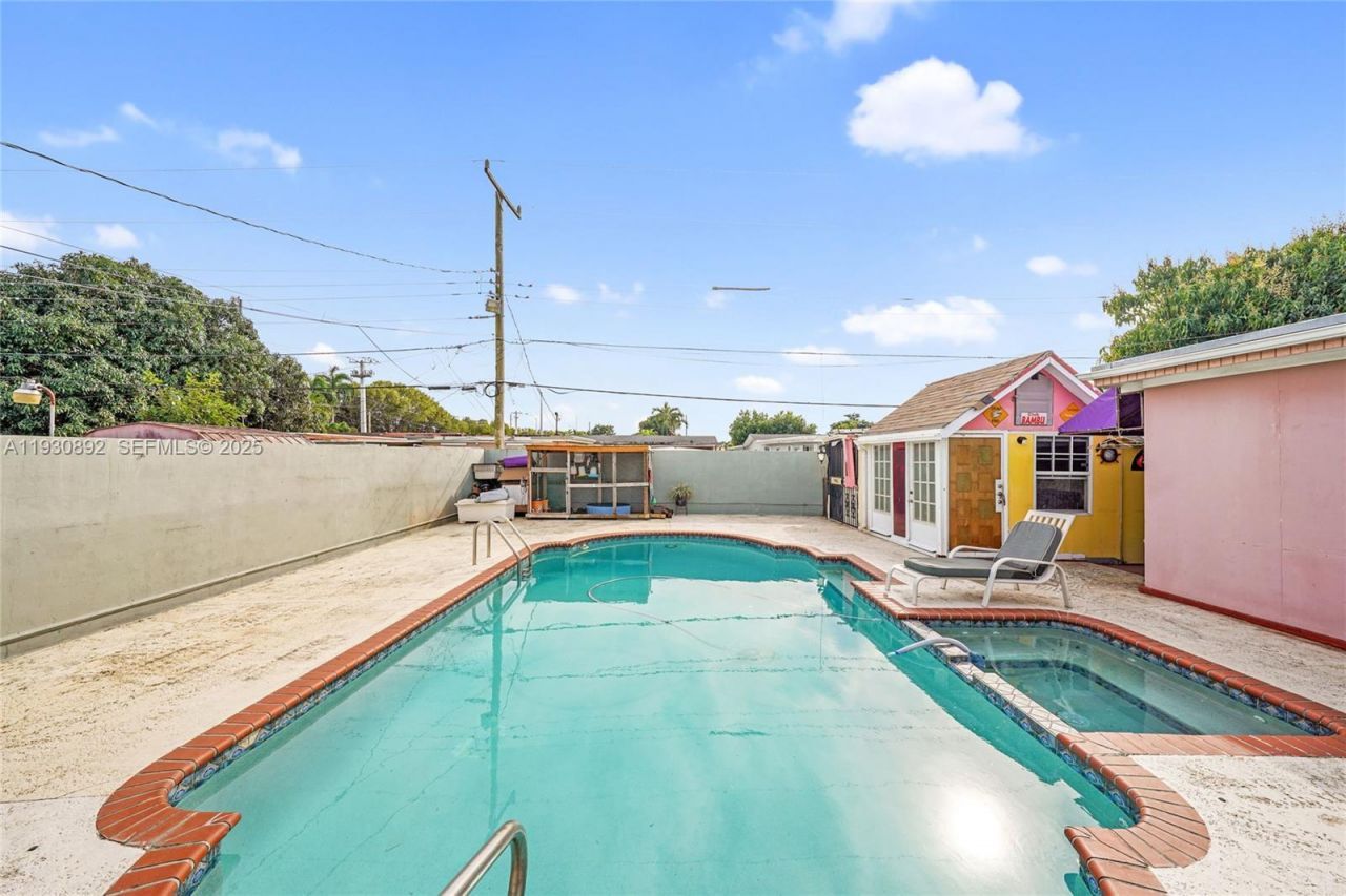 618 W 32nd St, Hialeah, FL 33012 Photo