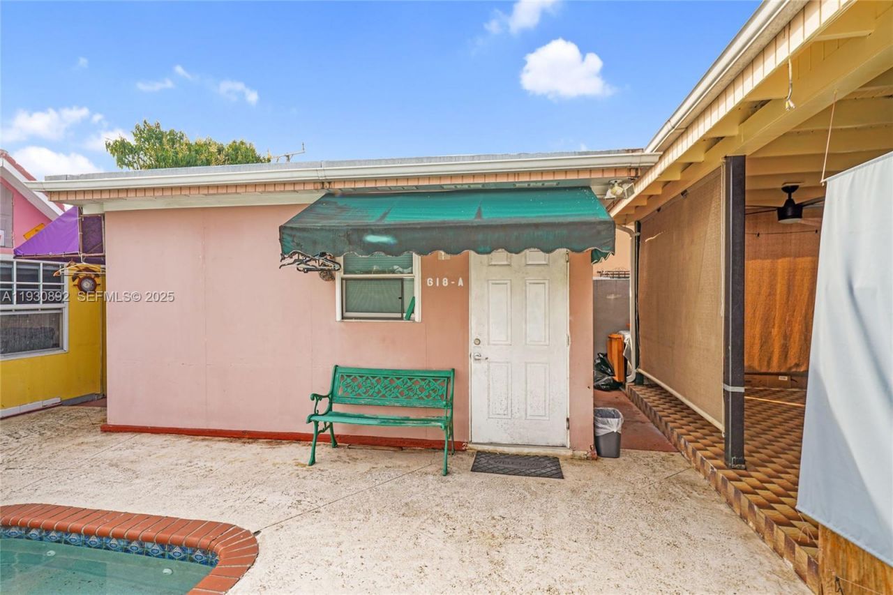 618 W 32nd St, Hialeah, FL 33012 Photo
