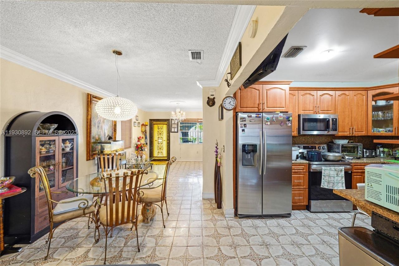 618 W 32nd St, Hialeah, FL 33012 Photo