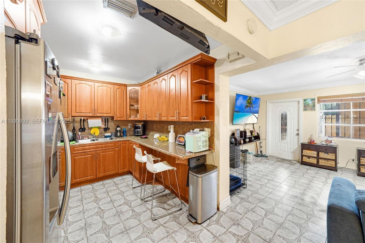 618 W 32nd St, Hialeah, FL 33012 Photo