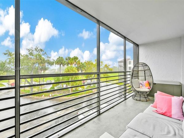 3900 N Hills Dr , Unit 303, Hollywood, FL 33021