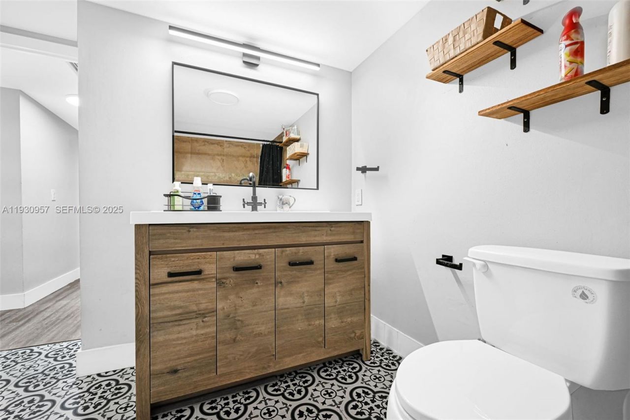 3900 N Hills Dr , Unit 303, Hollywood, FL 33021 Photo