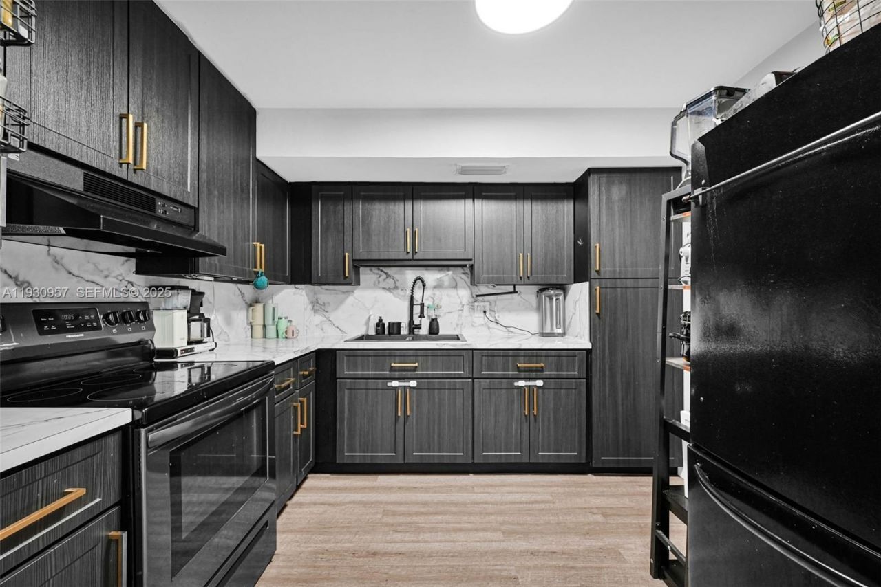 3900 N Hills Dr , Unit 303, Hollywood, FL 33021 Photo