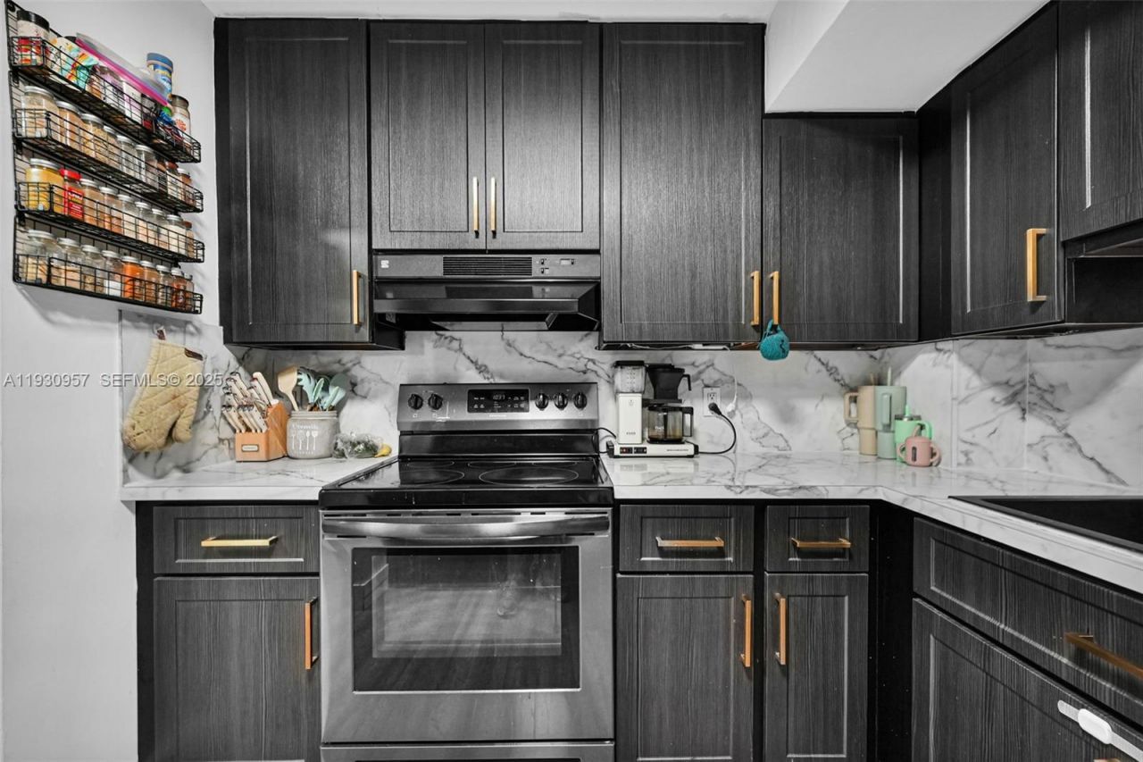 3900 N Hills Dr , Unit 303, Hollywood, FL 33021 Photo