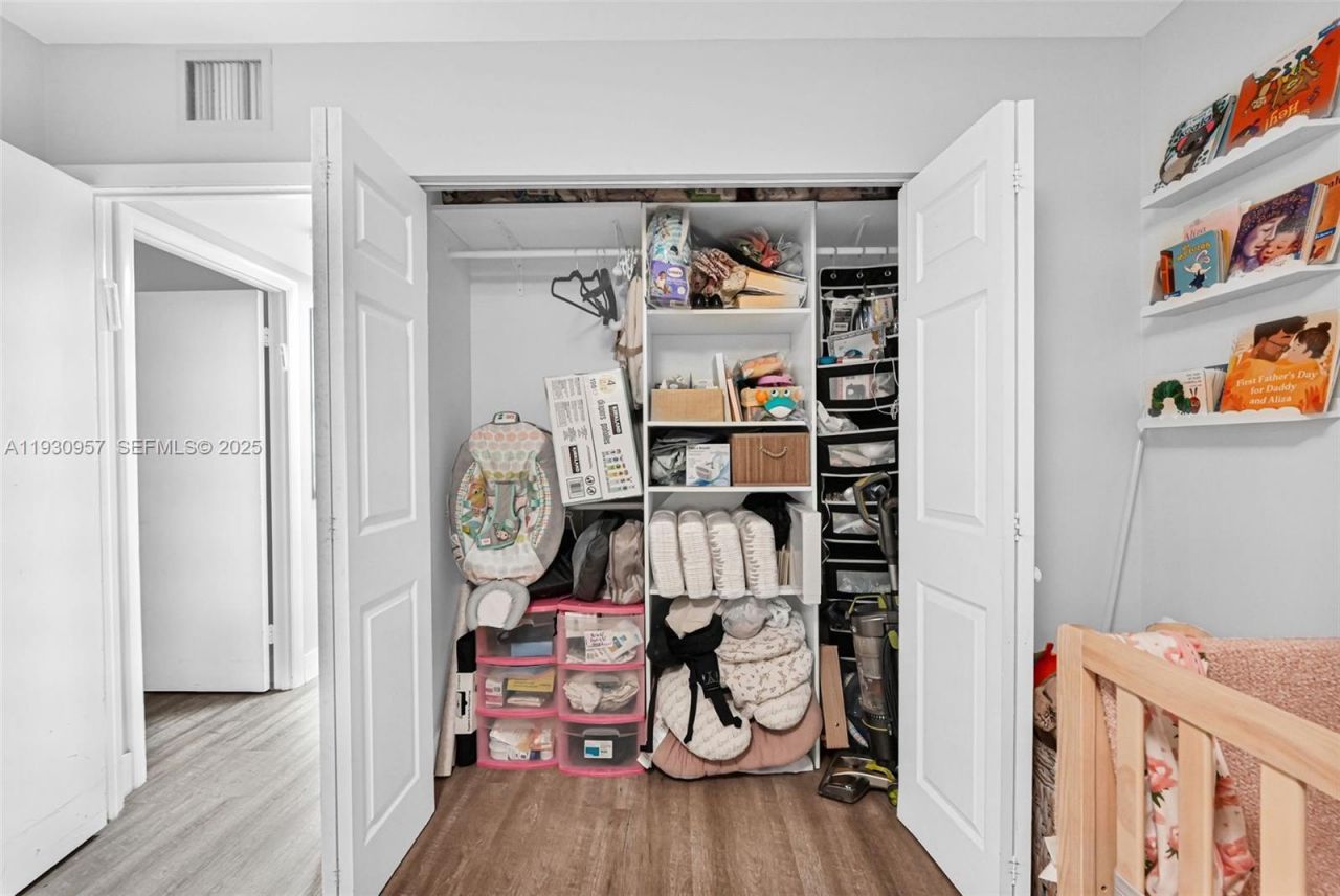 3900 N Hills Dr , Unit 303, Hollywood, FL 33021 Photo