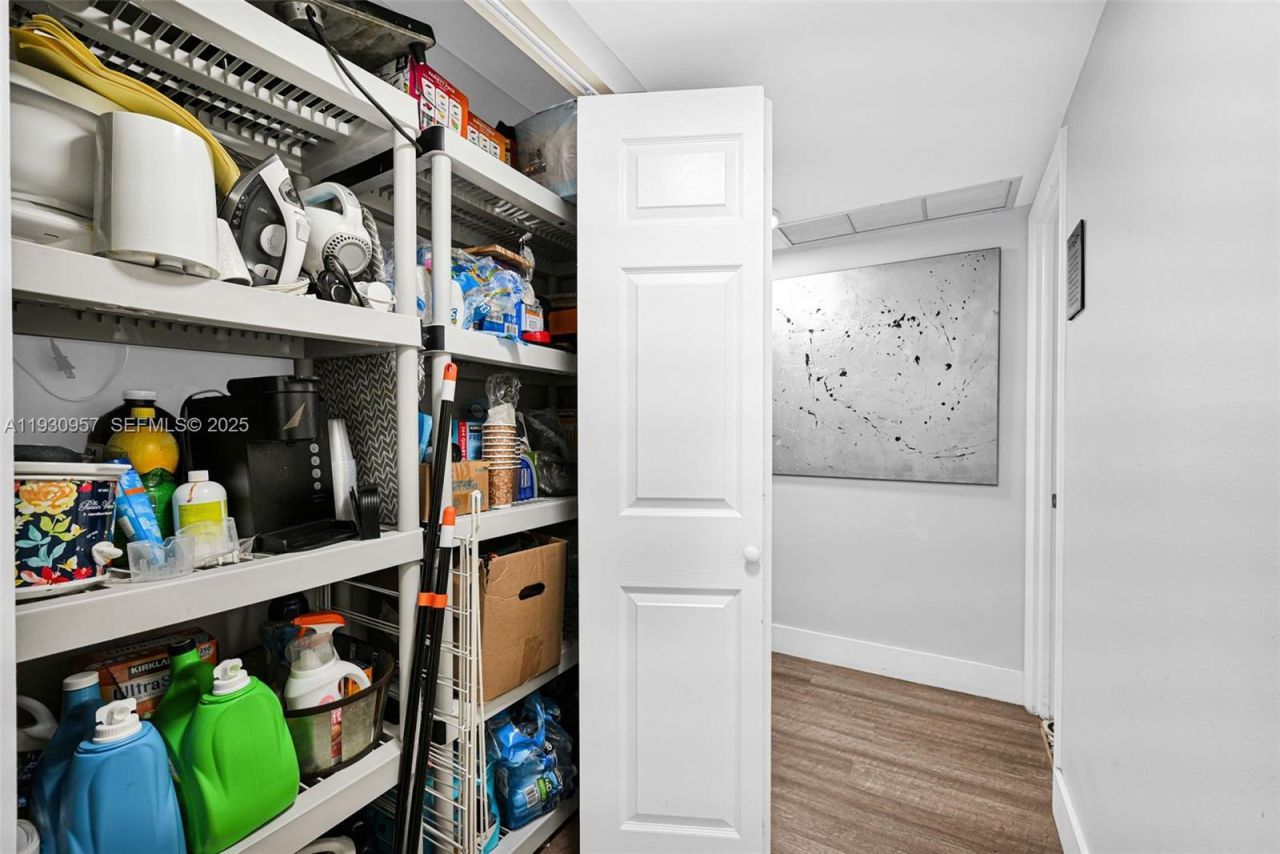 3900 N Hills Dr , Unit 303, Hollywood, FL 33021 Photo