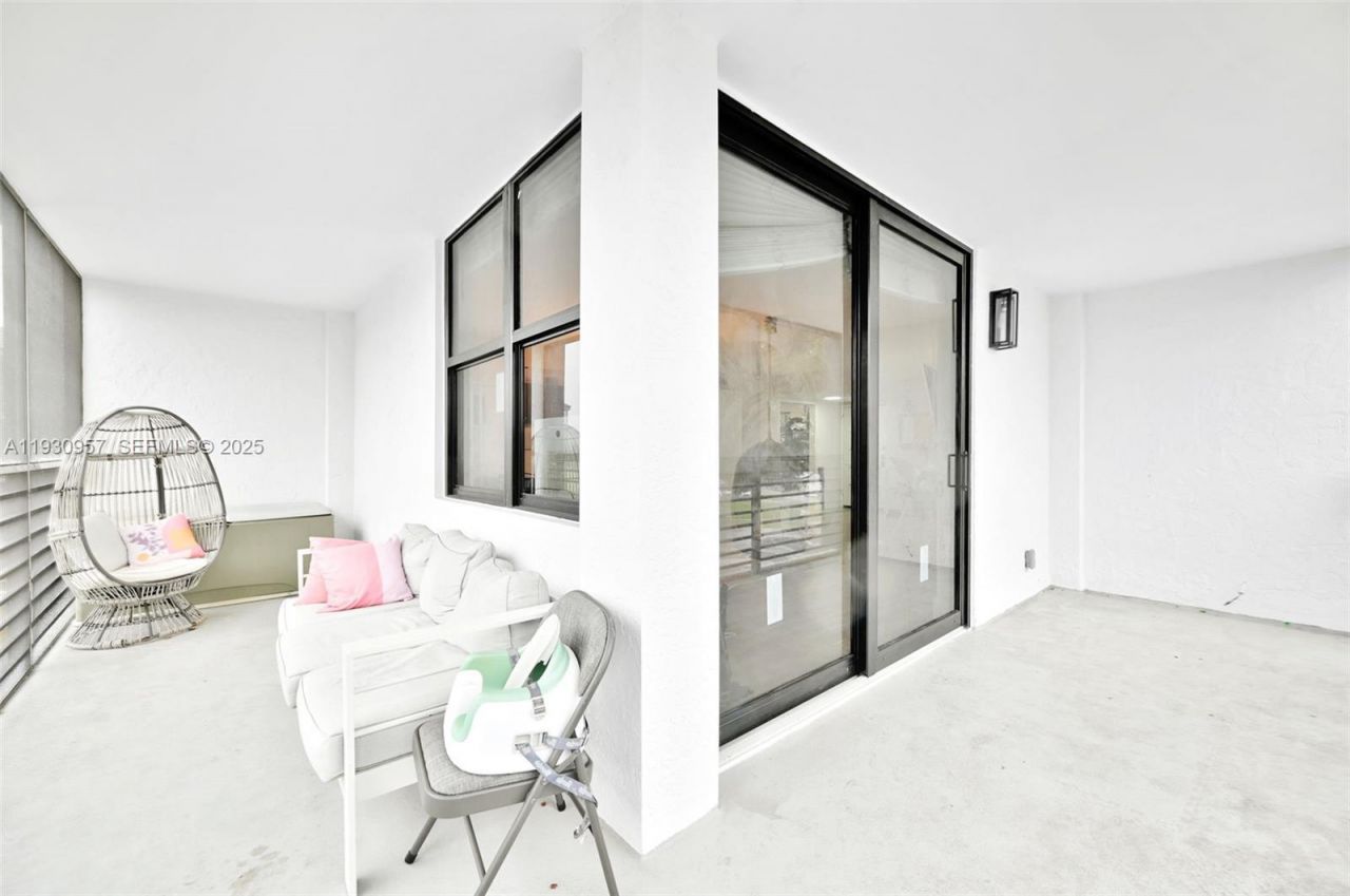 3900 N Hills Dr , Unit 303, Hollywood, FL 33021 Photo