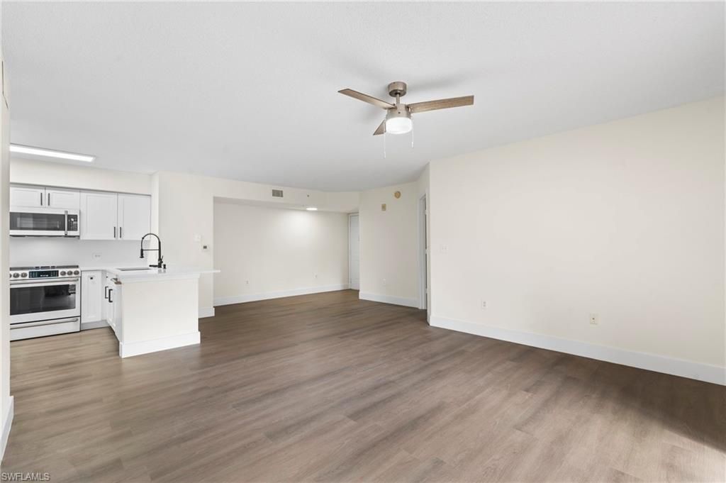 8950 Colonnades Ct E, Unit 815, Bonita Springs, FL 34135 Photo