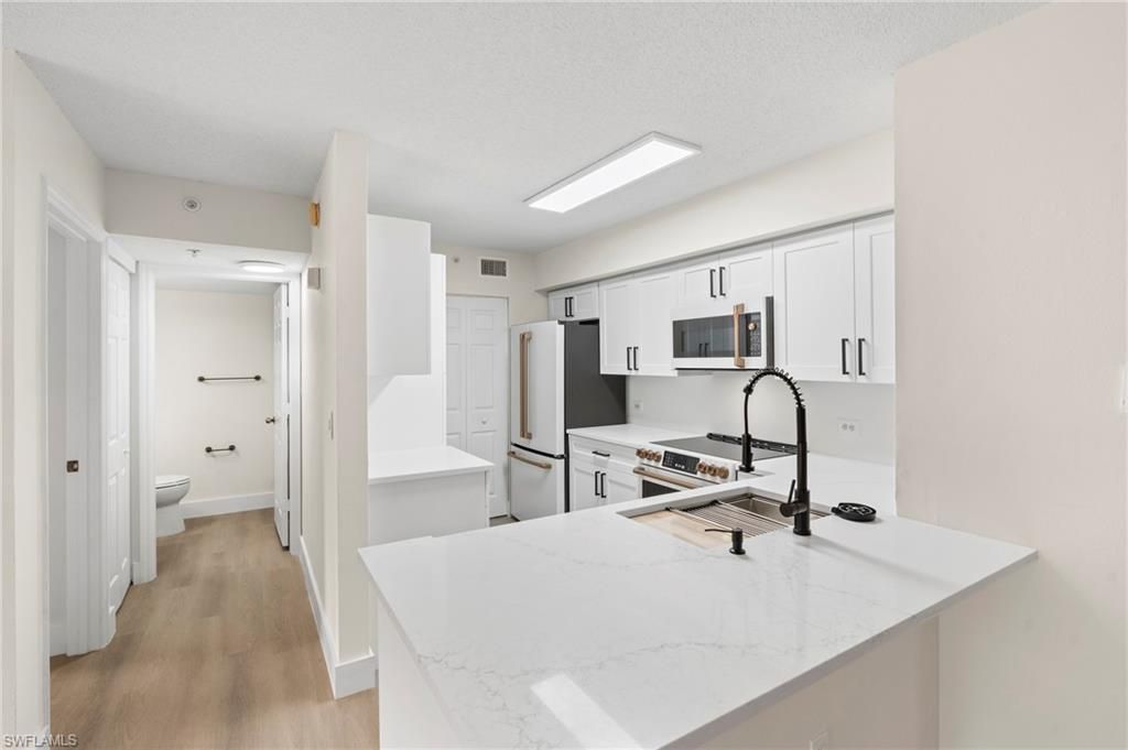 8950 Colonnades Ct E, Unit 815, Bonita Springs, FL 34135 Photo