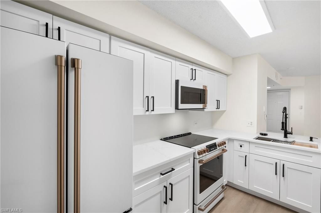 8950 Colonnades Ct E, Unit 815, Bonita Springs, FL 34135 Photo