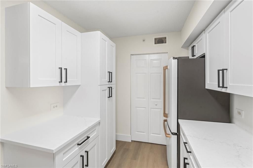 8950 Colonnades Ct E, Unit 815, Bonita Springs, FL 34135 Photo