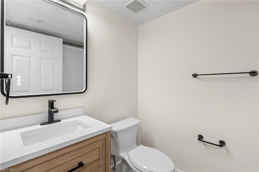 8950 Colonnades Ct E, Unit 815, Bonita Springs, FL 34135 Photo