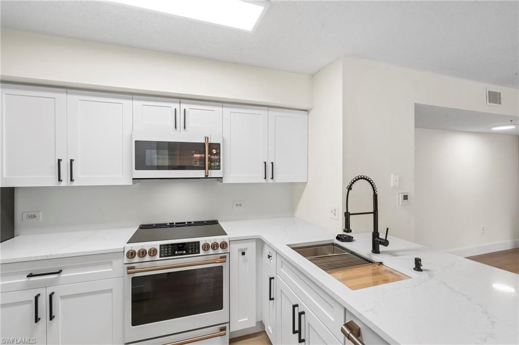 8950 Colonnades Ct E, Unit 815, Bonita Springs, FL 34135 Photo