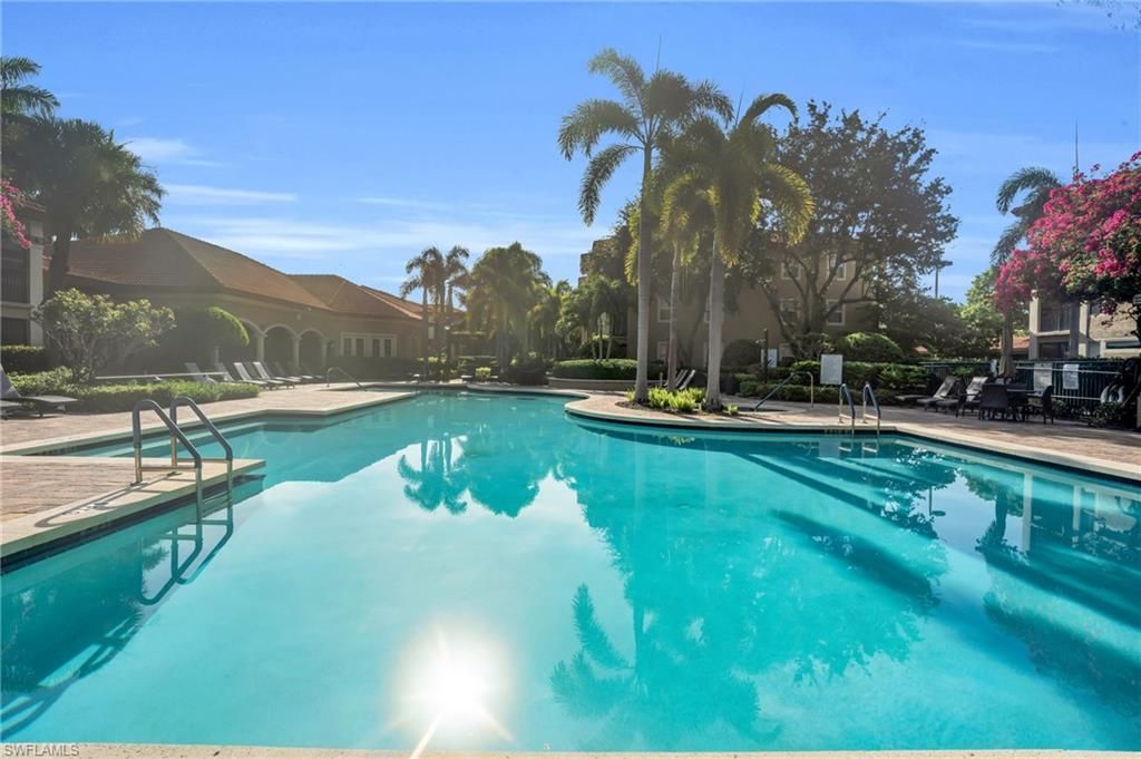 8950 Colonnades Ct E, Unit 815, Bonita Springs, FL 34135 Photo