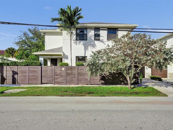 233 NE 11th Street, Unit 233, Fort Lauderdale, FL 33304
