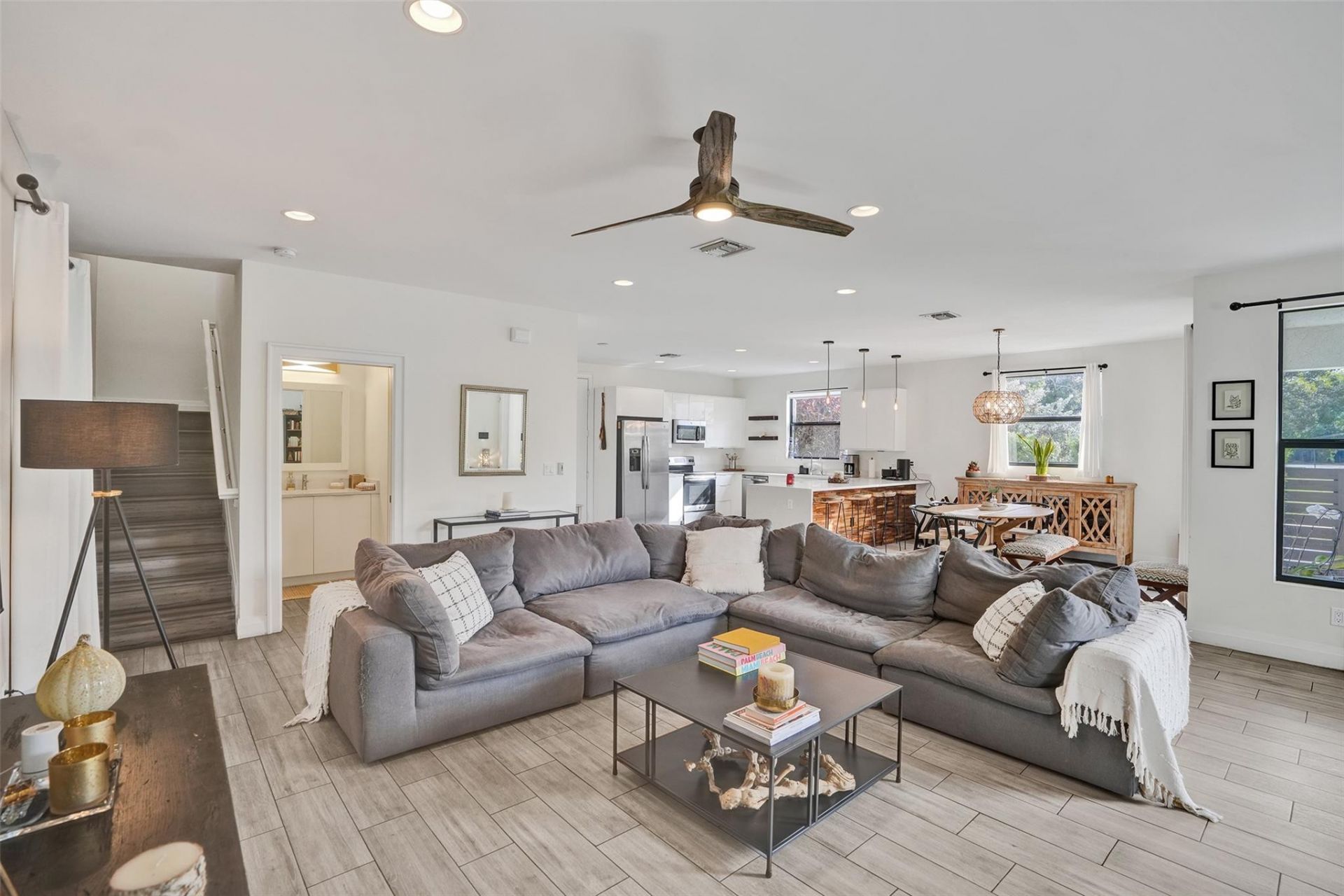 233 NE 11th Street, Unit 233, Fort Lauderdale, FL 33304 Photo