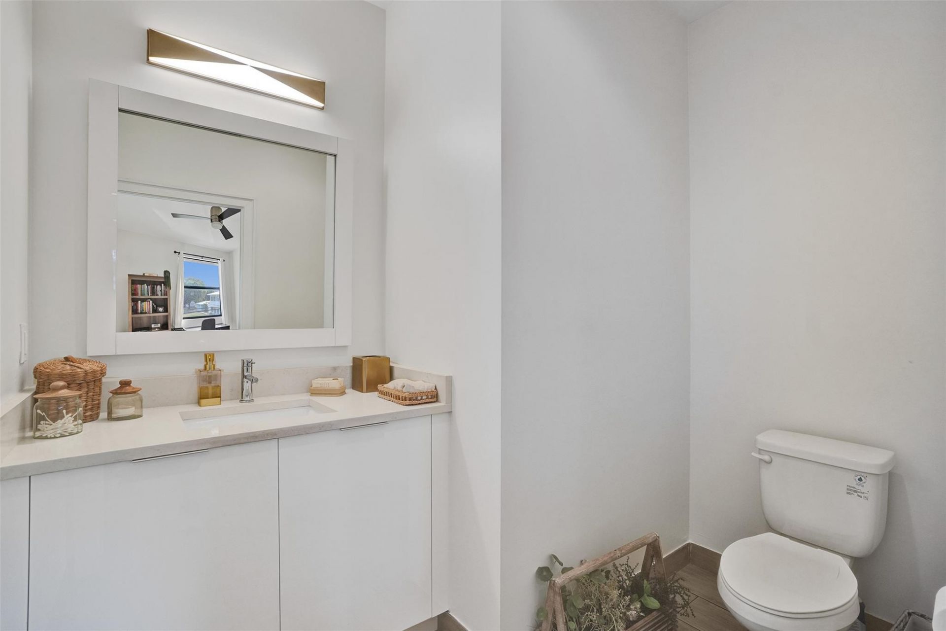 233 NE 11th Street, Unit 233, Fort Lauderdale, FL 33304 Photo