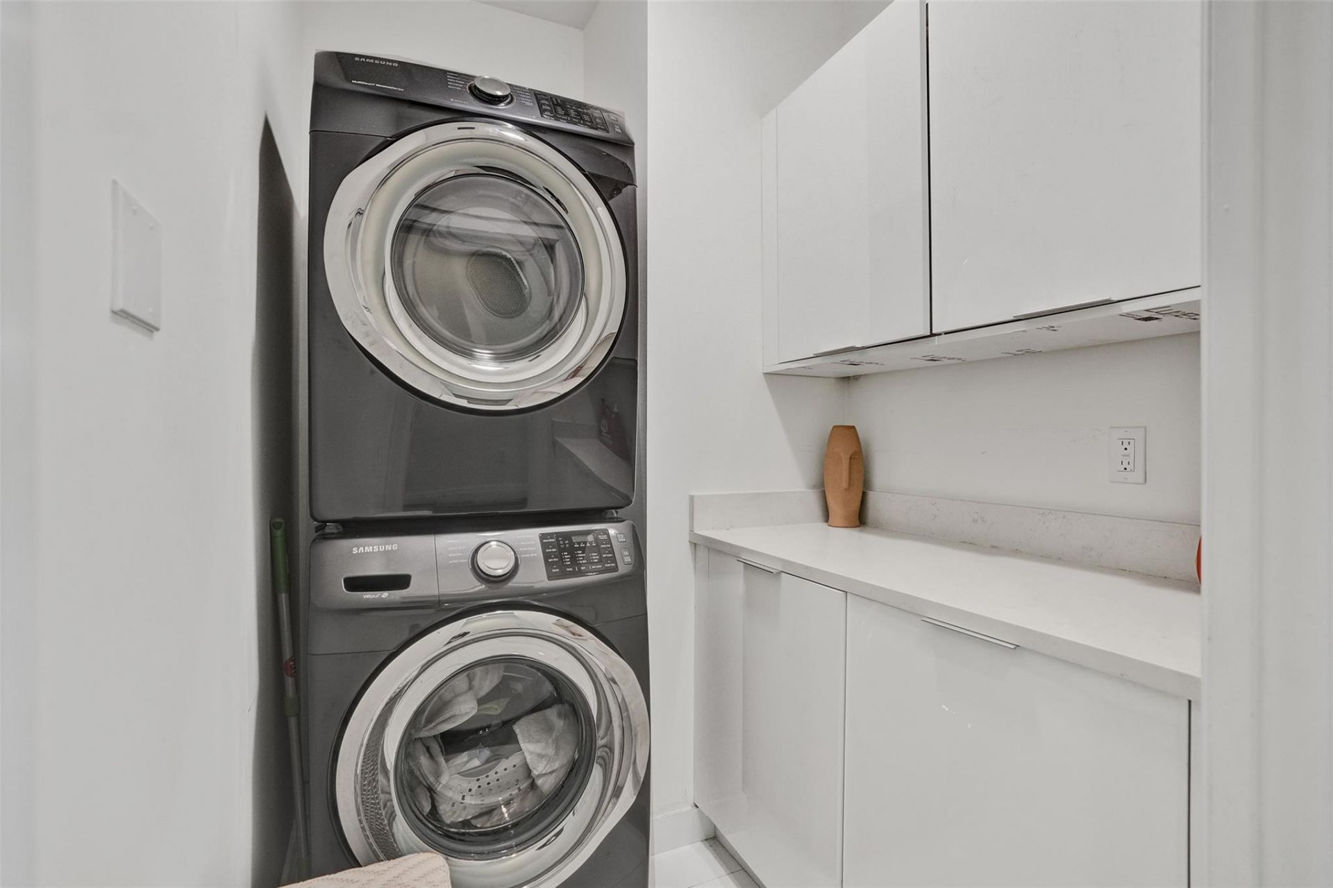 233 NE 11th Street, Unit 233, Fort Lauderdale, FL 33304 Photo