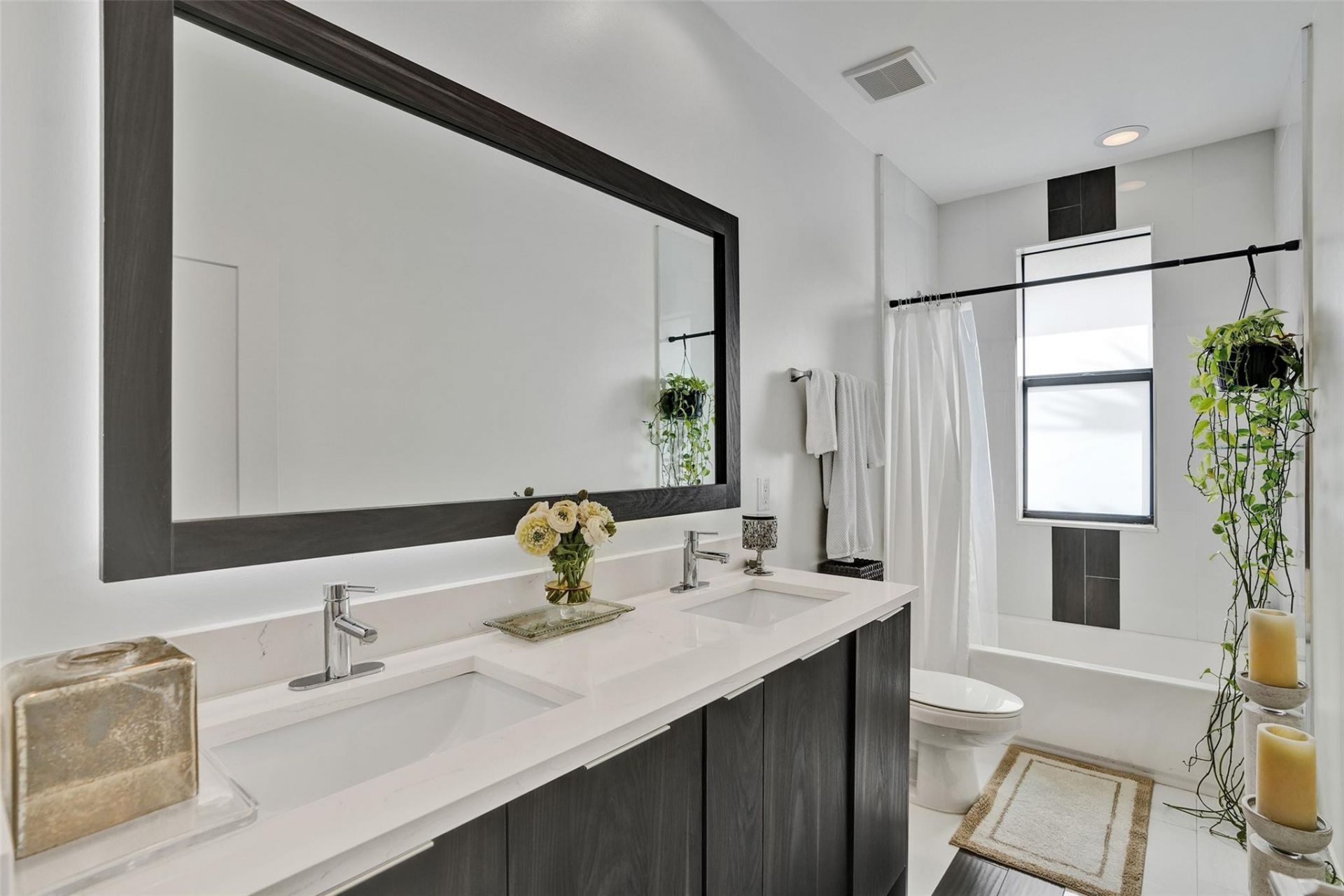 233 NE 11th Street, Unit 233, Fort Lauderdale, FL 33304 Photo