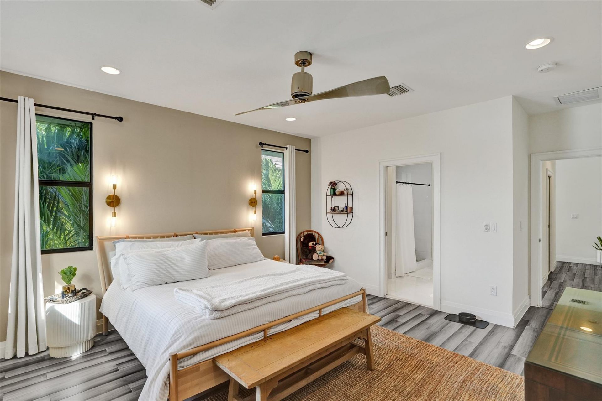 233 NE 11th Street, Unit 233, Fort Lauderdale, FL 33304 Photo